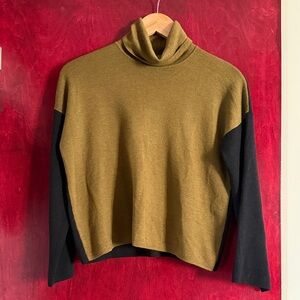 Eileen Fisher 100% extra fine merino wool cropped sweater XS